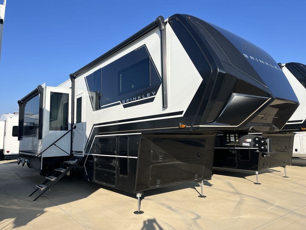 2026 Model G 3950 by Brinkley RV from Blue Compass RV Springfield in Strafford, Missouri
