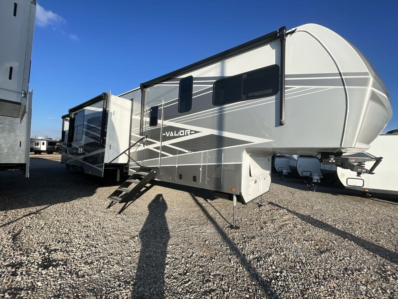 New 2026 Alliance RV Valor 41V13 available in Strafford, Missouri