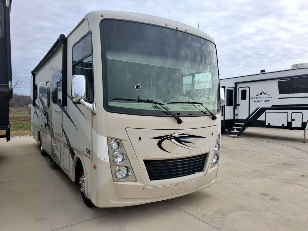 2021 Thor Motor Coach Freedom Traveler A32 - Used Class A For Sale by Blue Compass RV Springfield in Strafford, Missouri
