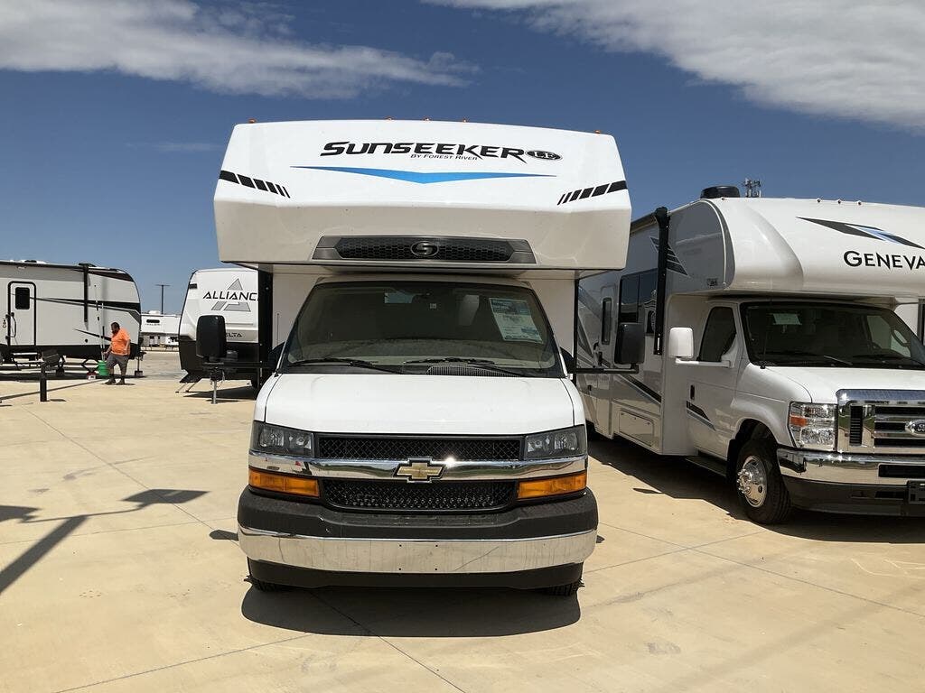 2026 Forest River Sunseeker LE 2350LE Chevy - New Class C For Sale by Blue Compass RV Springfield in Strafford, Missouri