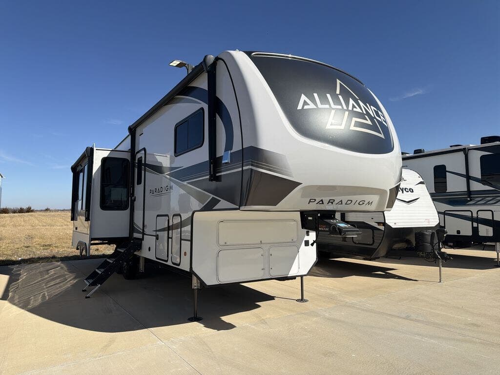 2024 Paradigm 295MK by Alliance RV from Blue Compass RV Springfield in Strafford, Missouri