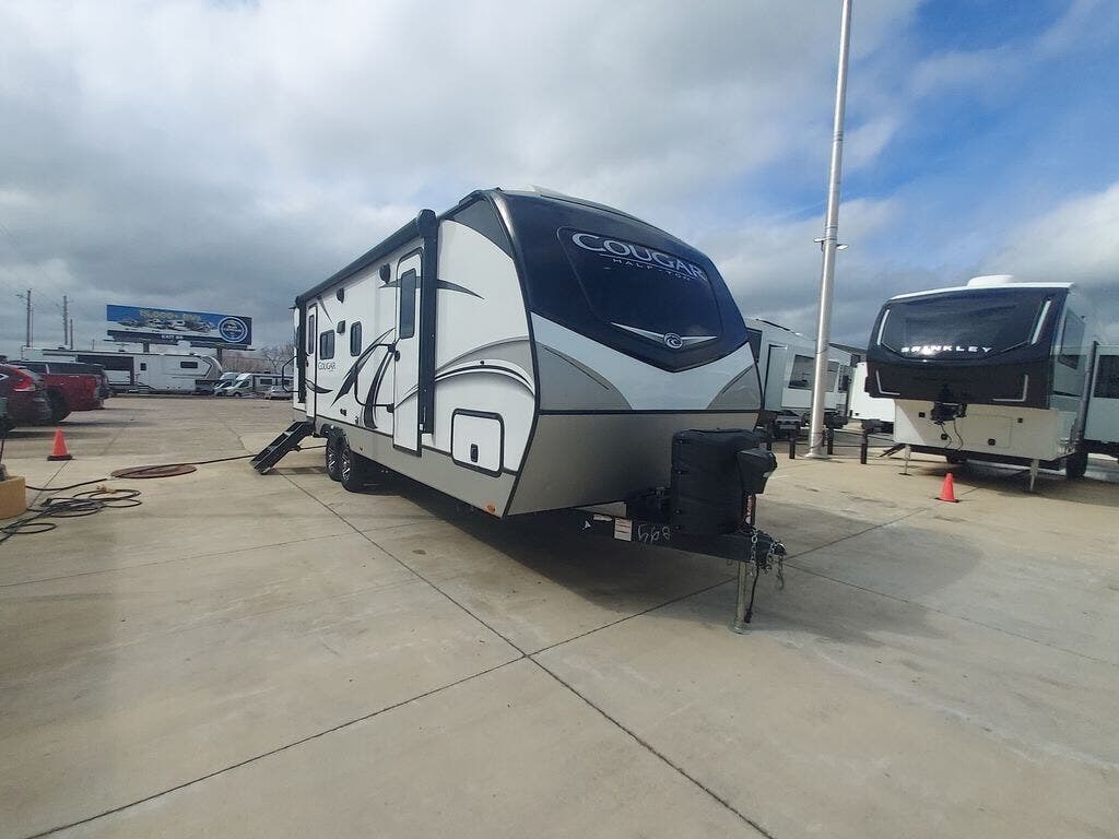 2023 Keystone Cougar Half-Ton 25RDS - Used Travel Trailer For Sale by Blue Compass RV Springfield in Strafford, Missouri