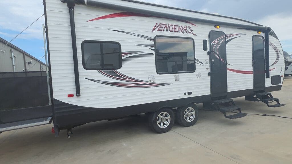 2016 Vengeance Super Sport 25V by Forest River from Blue Compass RV Springfield in Strafford, Missouri