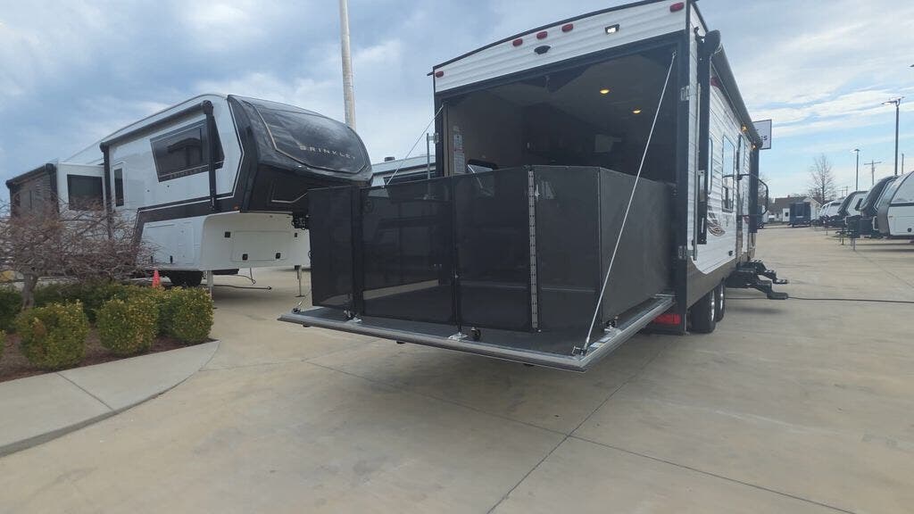 2016 Forest River Vengeance Super Sport 25V - Used Toy Hauler For Sale by Blue Compass RV Springfield in Strafford, Missouri