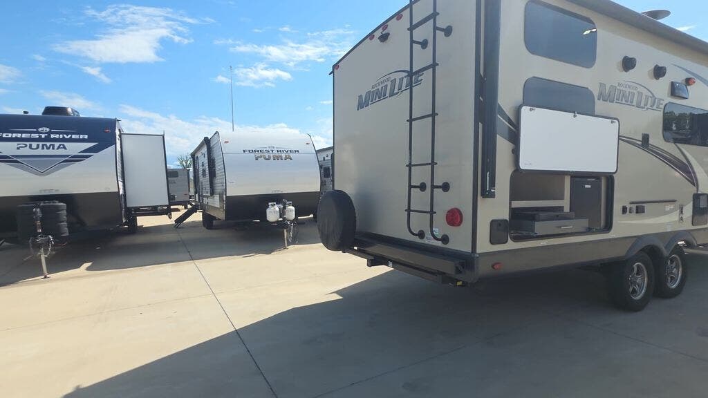2021 Forest River Rockwood Mini Lite 2509S - Used Travel Trailer For Sale by Blue Compass RV Springfield in Strafford, Missouri