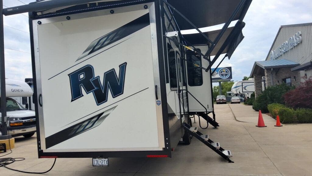 2022 Heartland Road Warrior 375 - Used Toy Hauler For Sale by Blue Compass RV Springfield in Strafford, Missouri