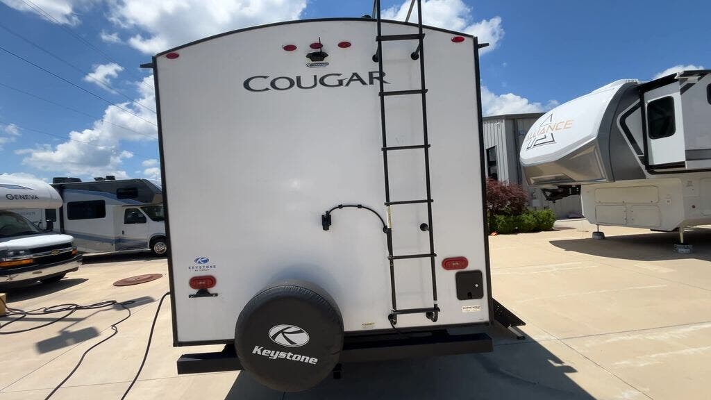 2022 Keystone Cougar Half-Ton 22RBS - Used Travel Trailer For Sale by Blue Compass RV Springfield in Strafford, Missouri