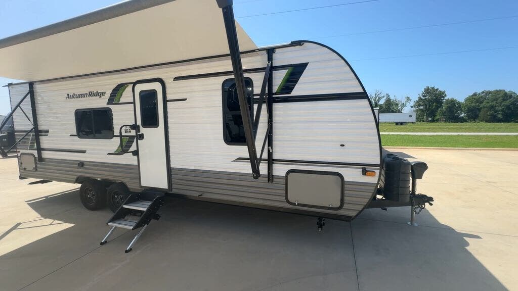 2025 Starcraft Autumn Ridge 26BH - Used Travel Trailer For Sale by Blue Compass RV Springfield in Strafford, Missouri