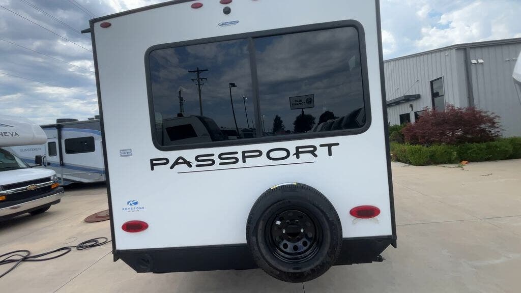 2024 Keystone Passport Mini 190RD - Used Travel Trailer For Sale by Blue Compass RV Springfield in Strafford, Missouri