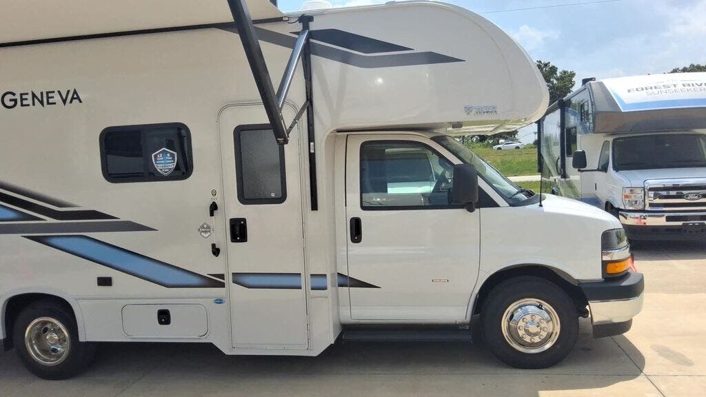 New 2027 Thor Motor Coach Geneva 21VT Chevy available in Strafford, Missouri