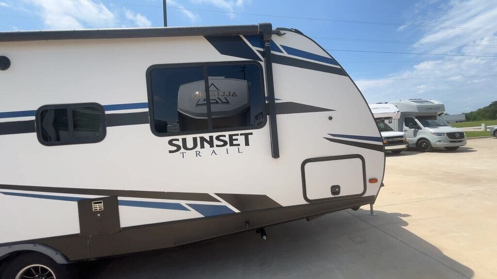 Used 2021 CrossRoads Sunset Trail SS212RB available in Strafford, Missouri