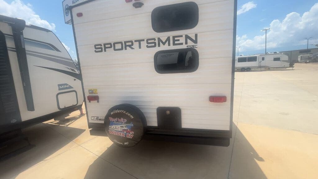 2025 K-Z Sportsmen SE 260BHLE - Used Travel Trailer For Sale by Blue Compass RV Springfield in Strafford, Missouri