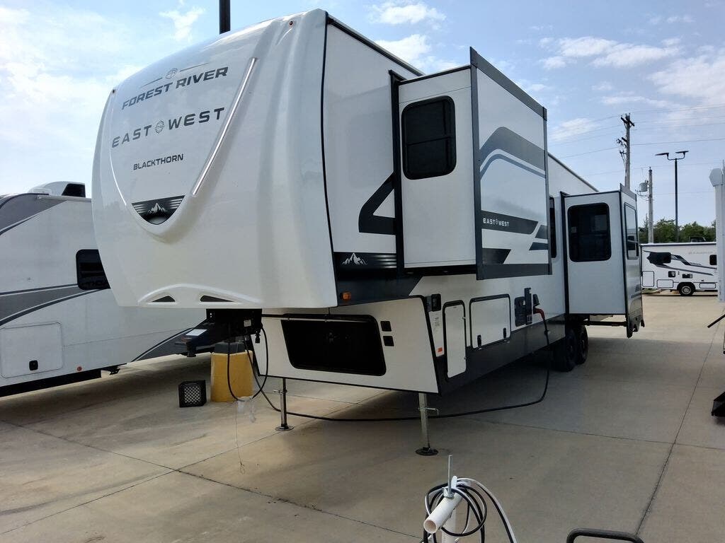2027 Blackthorn 3750LK by East to West from Blue Compass RV Springfield in Strafford, Missouri