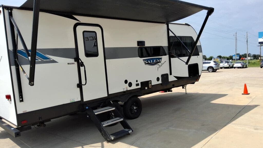2024 Forest River Salem 22RBS - Used Travel Trailer For Sale by Blue Compass RV Springfield in Strafford, Missouri