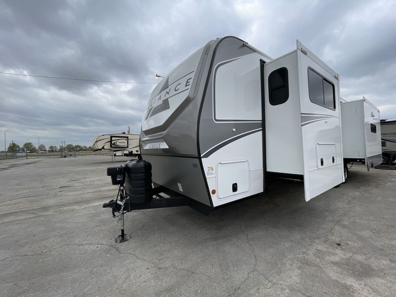 2026 Avenue 332RL by Alliance RV from Blue Compass RV Springfield in Strafford, Missouri