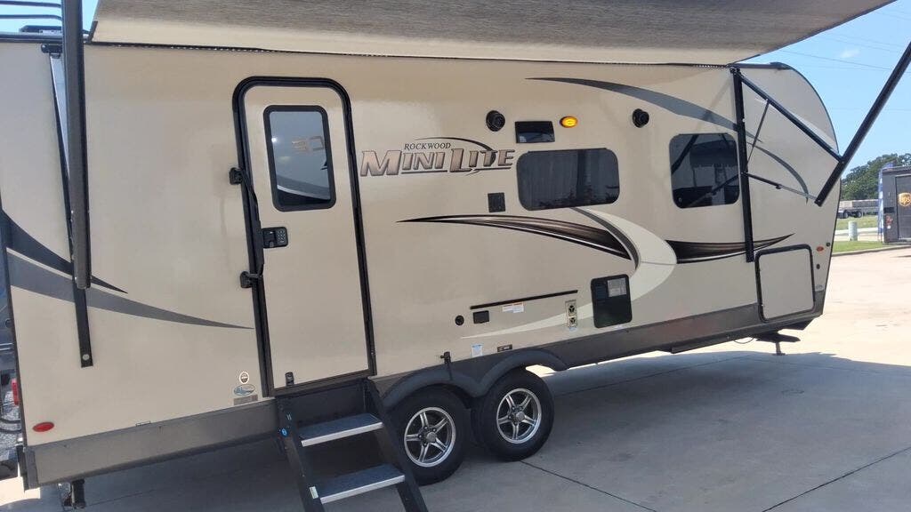 2020 Forest River Rockwood Mini Lite 2511S - Used Travel Trailer For Sale by Blue Compass RV Springfield in Strafford, Missouri