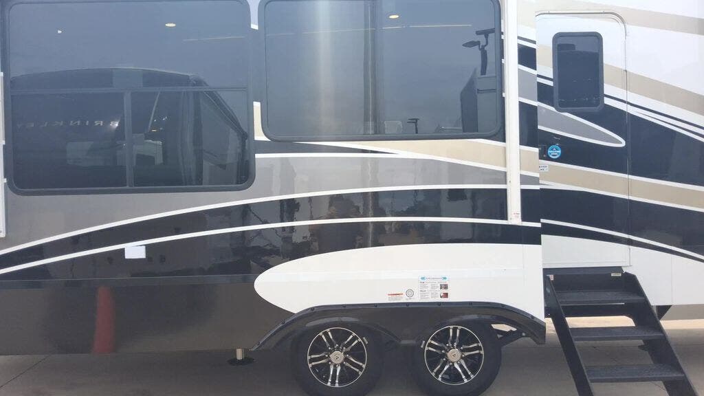 New 2027 Alliance RV Paradigm 382RK available in Strafford, Missouri