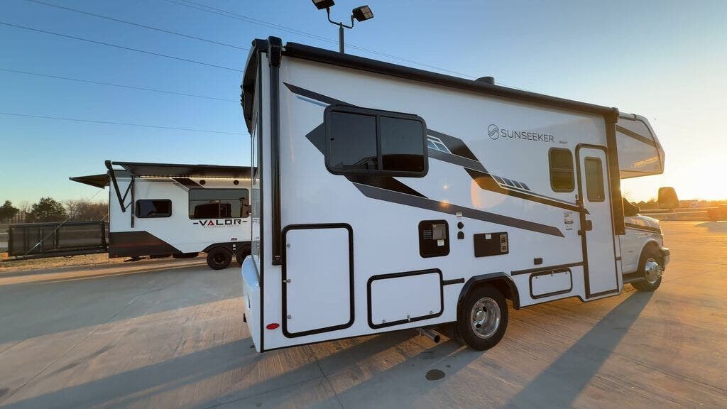 2026 Forest River Sunseeker LE 2350LE Chevy - New Class C For Sale by Blue Compass RV Springfield in Strafford, Missouri