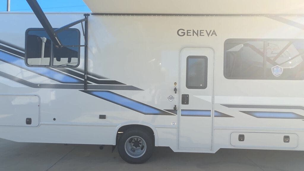 New 2027 Thor Motor Coach Geneva 28VZ Chevy available in Strafford, Missouri