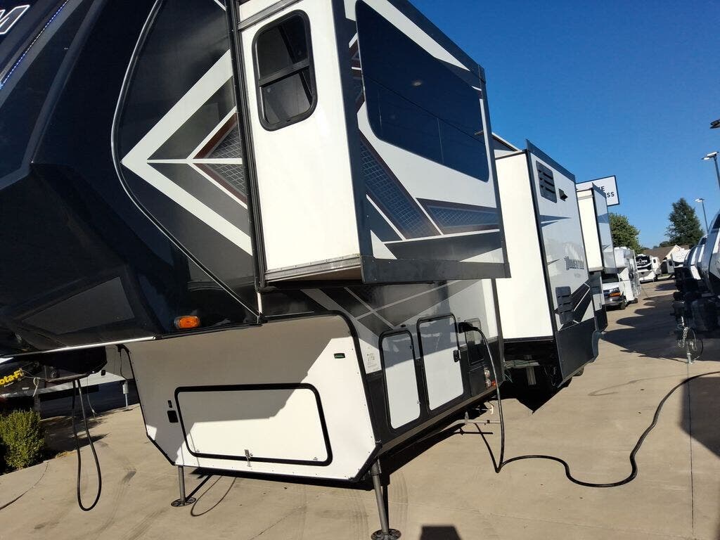 2020 Momentum 376TH by Grand Design from Blue Compass RV Springfield in Strafford, Missouri