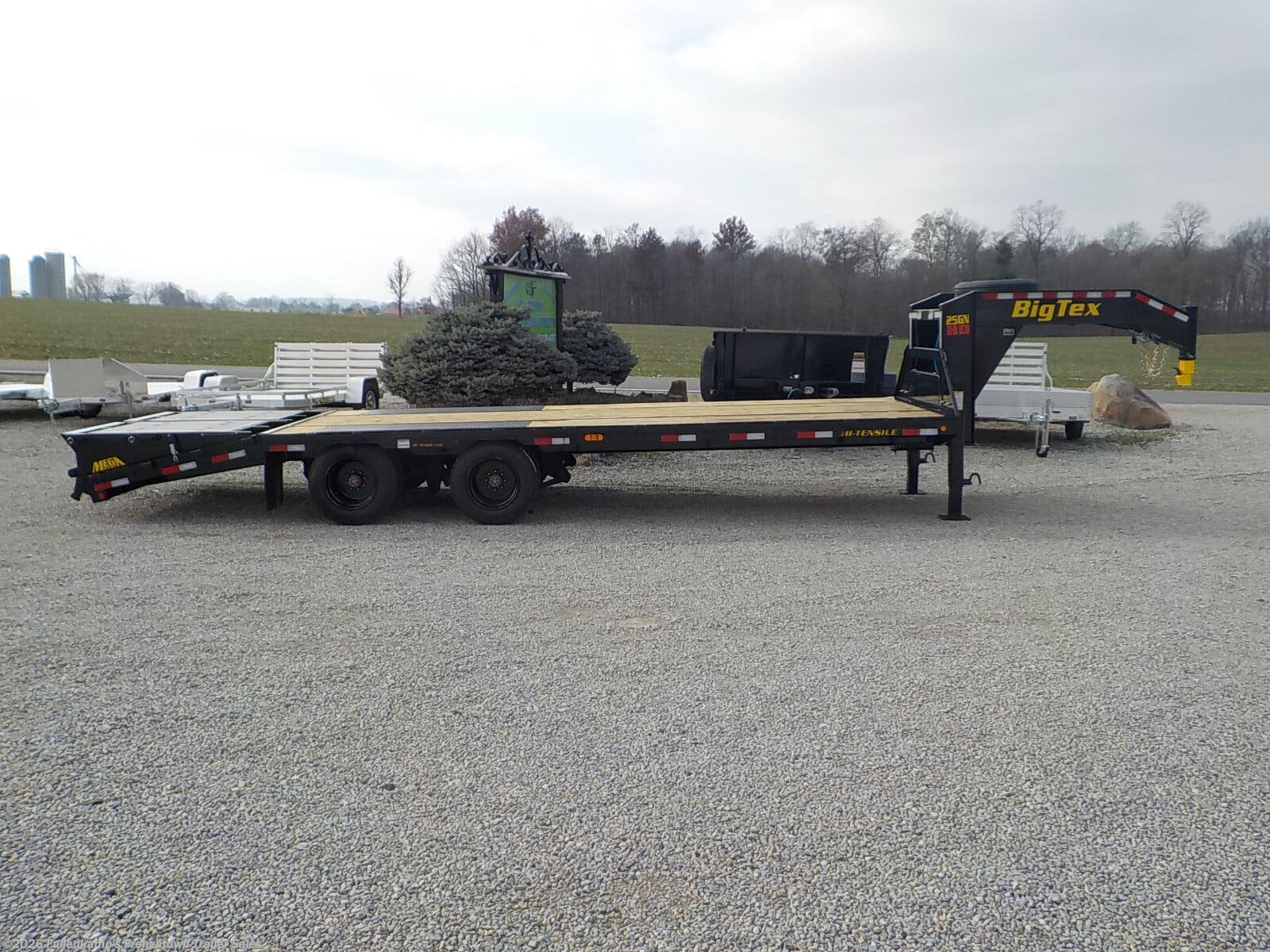 2026 Big Tex 25GN-25D5A-MRBK LR H