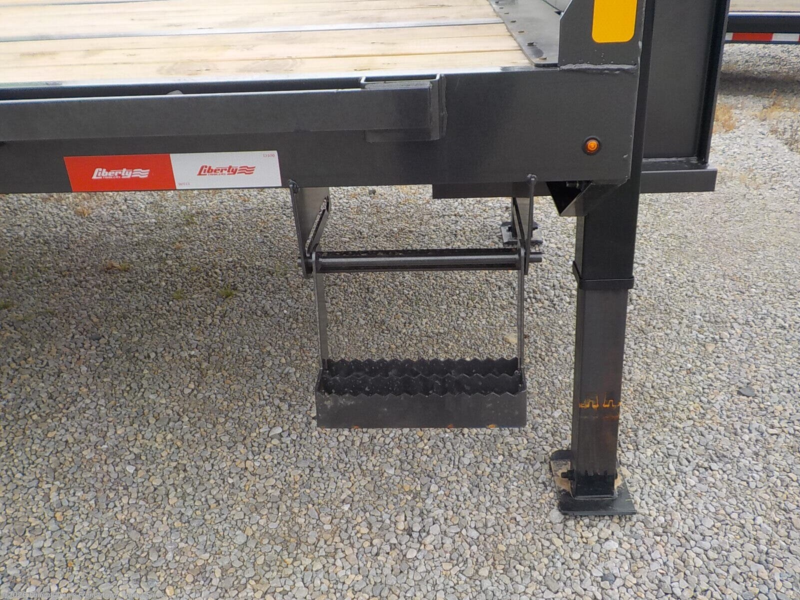 2026 Liberty  LF25K102X25+5B12GNPF DUAL WHEEL W/ HYD JACKS - New Deckover/Flat Deck Trailer for sale by Fullenkamp's Frenchtown Trailer Sales in Versailles, Ohio