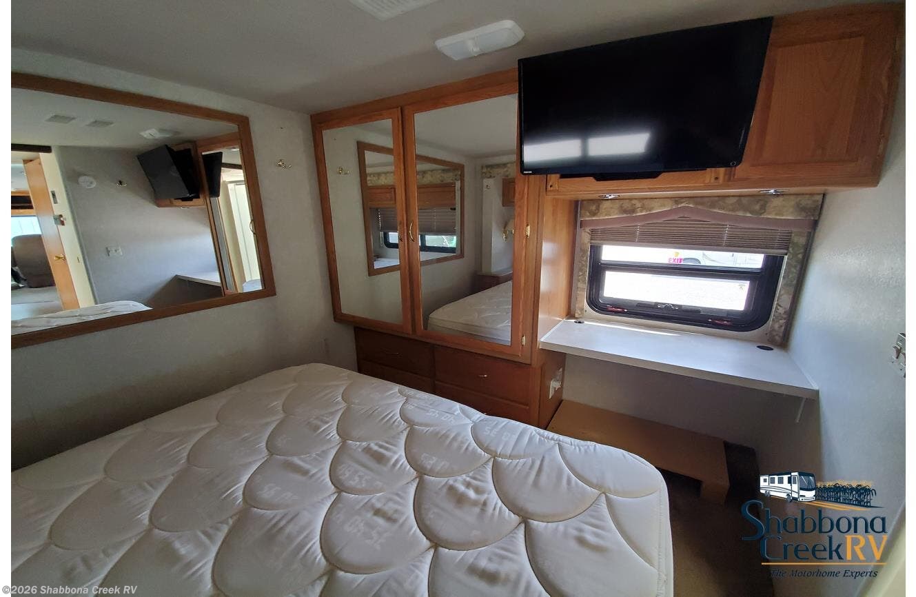 2003 Bounder 32W * by Fleetwood from Shabbona Creek RV in Atkinson, Illinois