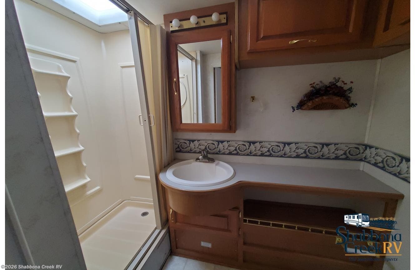 Used 2002 Thor Windsport 32Q * available in Atkinson, Illinois