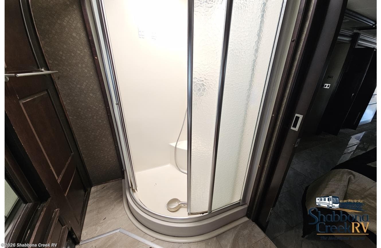 2015 American Coach American Revolution 42W * - Used Class A For Sale by Shabbona Creek RV in Atkinson, Illinois