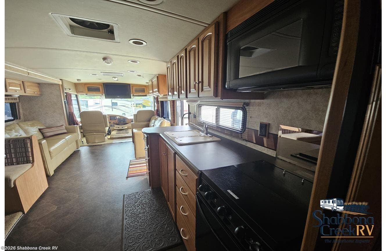 2011 Winnebago Vista 36D * - Used Class A For Sale by Shabbona Creek RV in Atkinson, Illinois