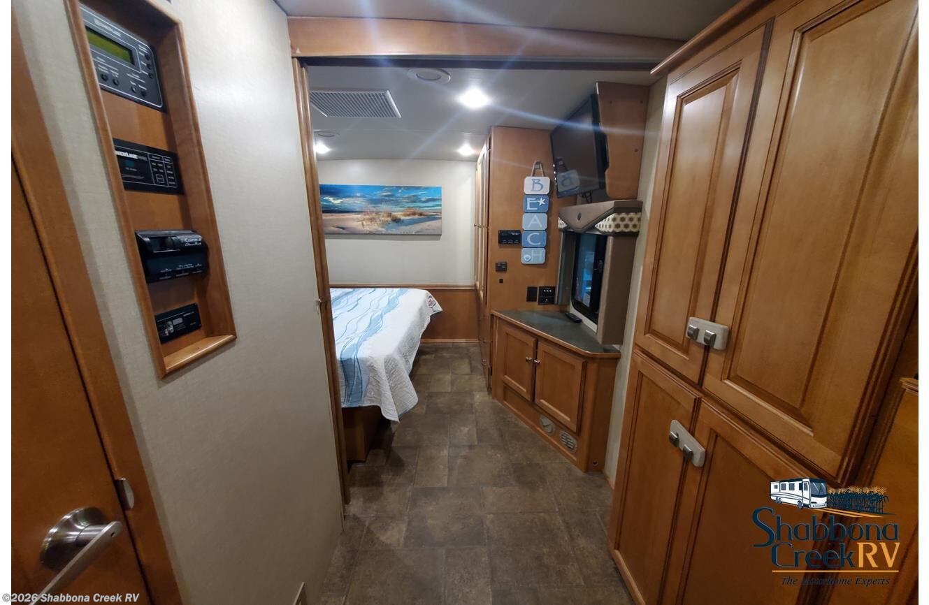 2014 Winnebago Sightseer 33C * - Used Class A For Sale by Shabbona Creek RV in Atkinson, Illinois