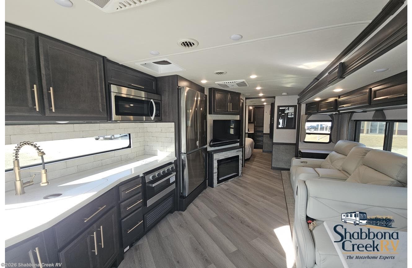 2025 Fleetwood Bounder 35K * - Used Class A For Sale by Shabbona Creek RV in Atkinson, Illinois