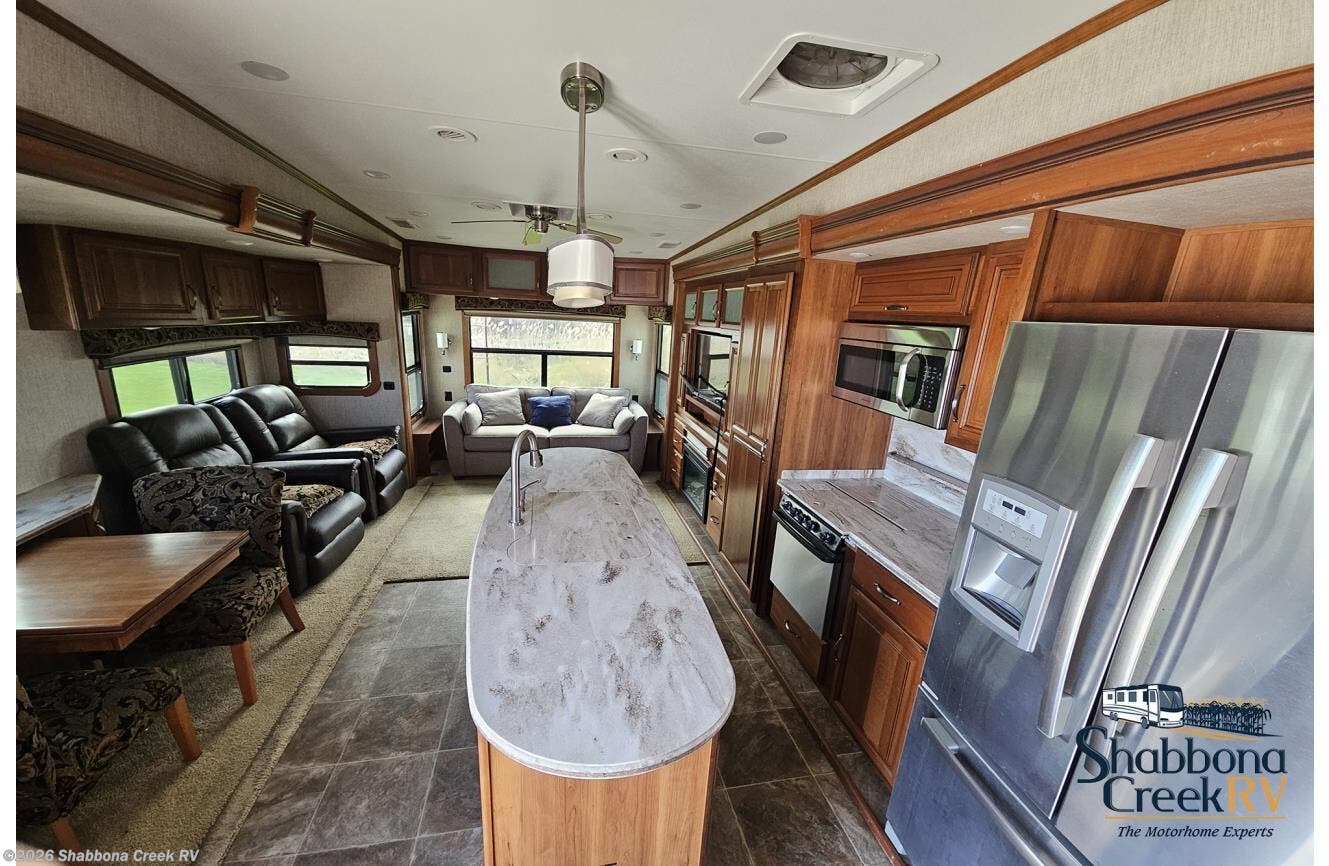 2015  Redwood 36FB - Used Fifth Wheel For Sale by Shabbona Creek RV in Atkinson, Illinois