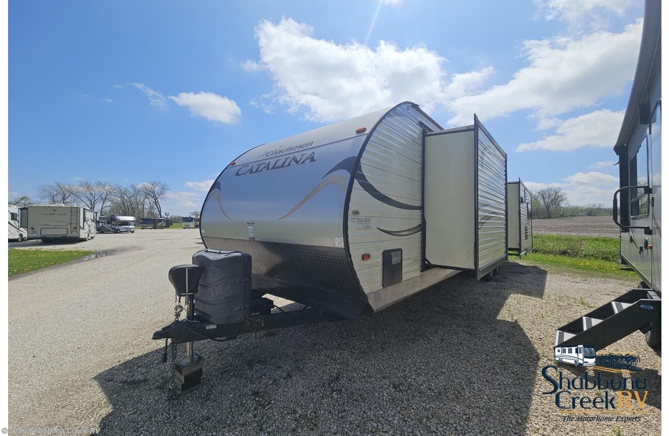 2015 Coachmen Catalina 333RETS * - Used Travel Trailer For Sale by Shabbona Creek RV in Atkinson, Illinois