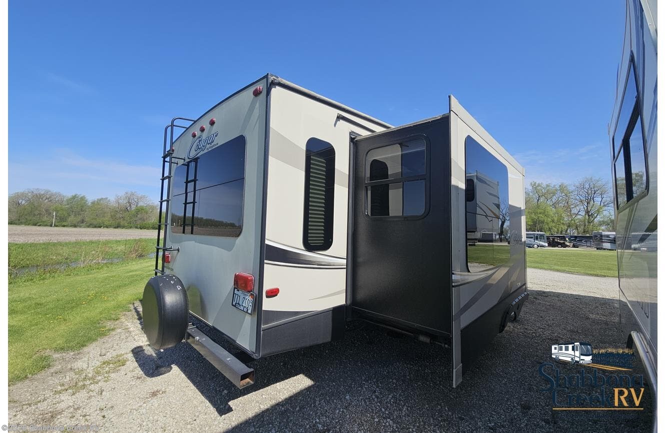 2017 Cougar XLite 28SGS by Keystone from Shabbona Creek RV in Atkinson, Illinois
