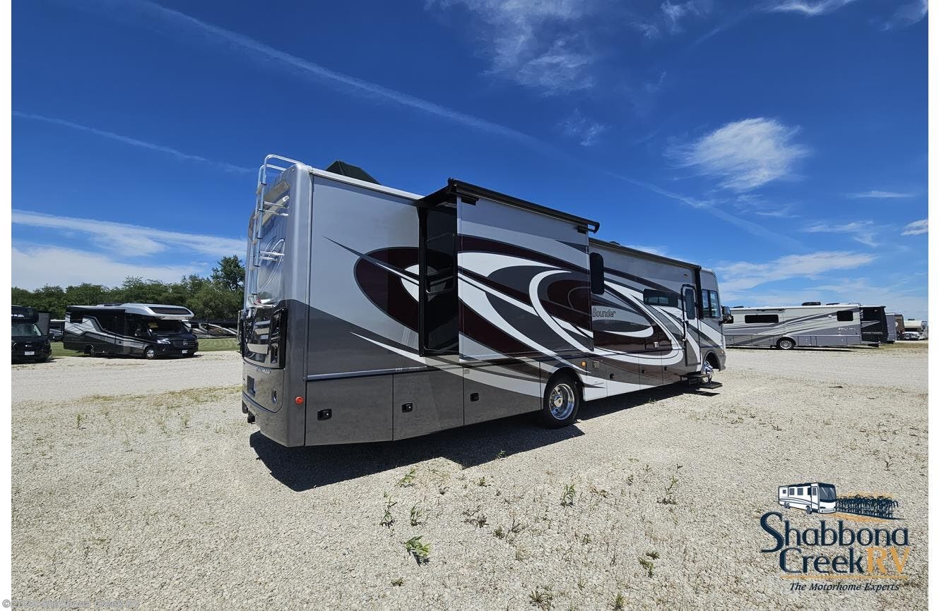 2023 Fleetwood Bounder 35K * - Used Class A For Sale by Shabbona Creek RV in Atkinson, Illinois