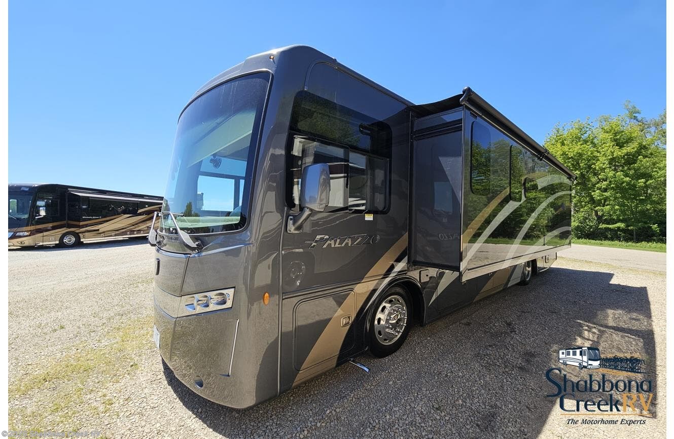 2019 Palazzo 33.2 by Thor from Shabbona Creek RV in Atkinson, Illinois