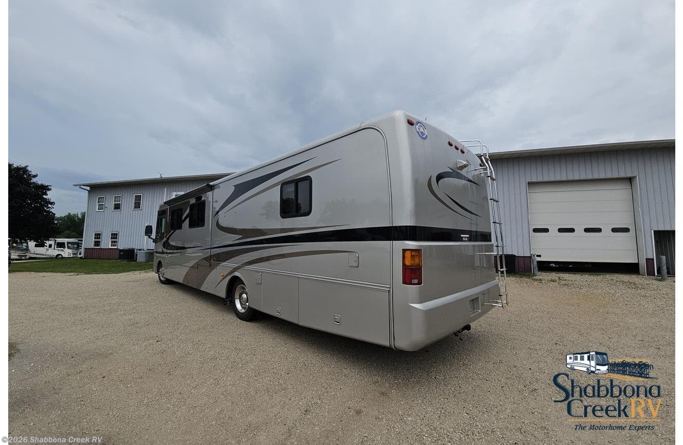 2004 Vacationer 36WDD * by Holiday Rambler from Shabbona Creek RV in Atkinson, Illinois