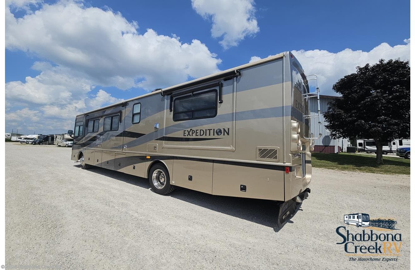 Used 2005 Fleetwood Expedition 38N available in Atkinson, Illinois