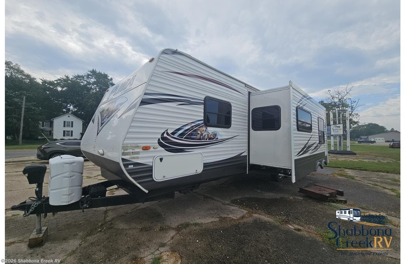 Used 2014 Palomino Puma 28RBSS available in Atkinson, Illinois