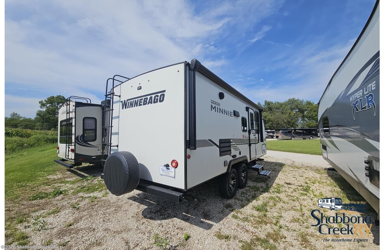2021 Winnebago Minnie 2108FBS * - Used Travel Trailer For Sale by Shabbona Creek RV in Atkinson, Illinois