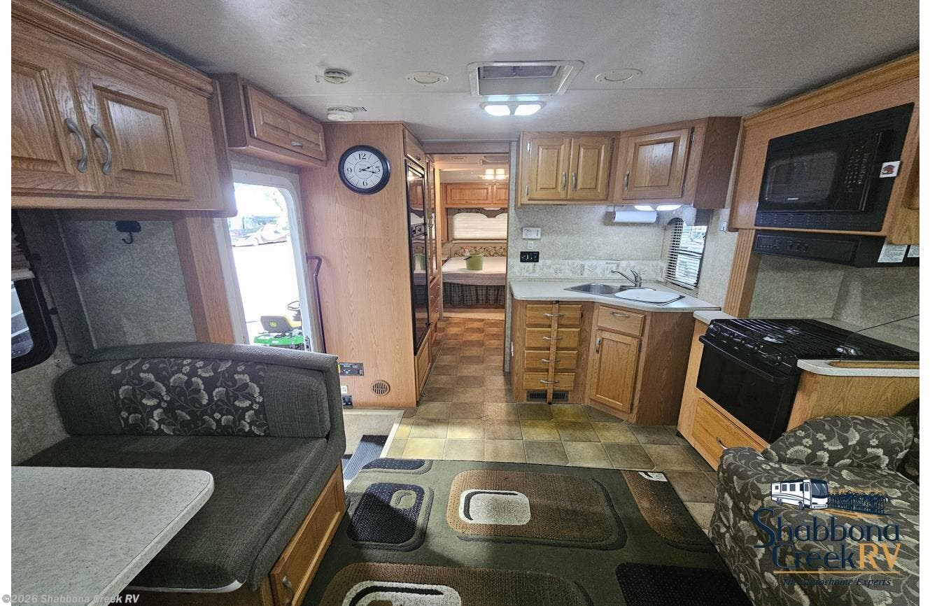 Used 2007 Thor Four Winds Hurricane 31D available in Atkinson, Illinois