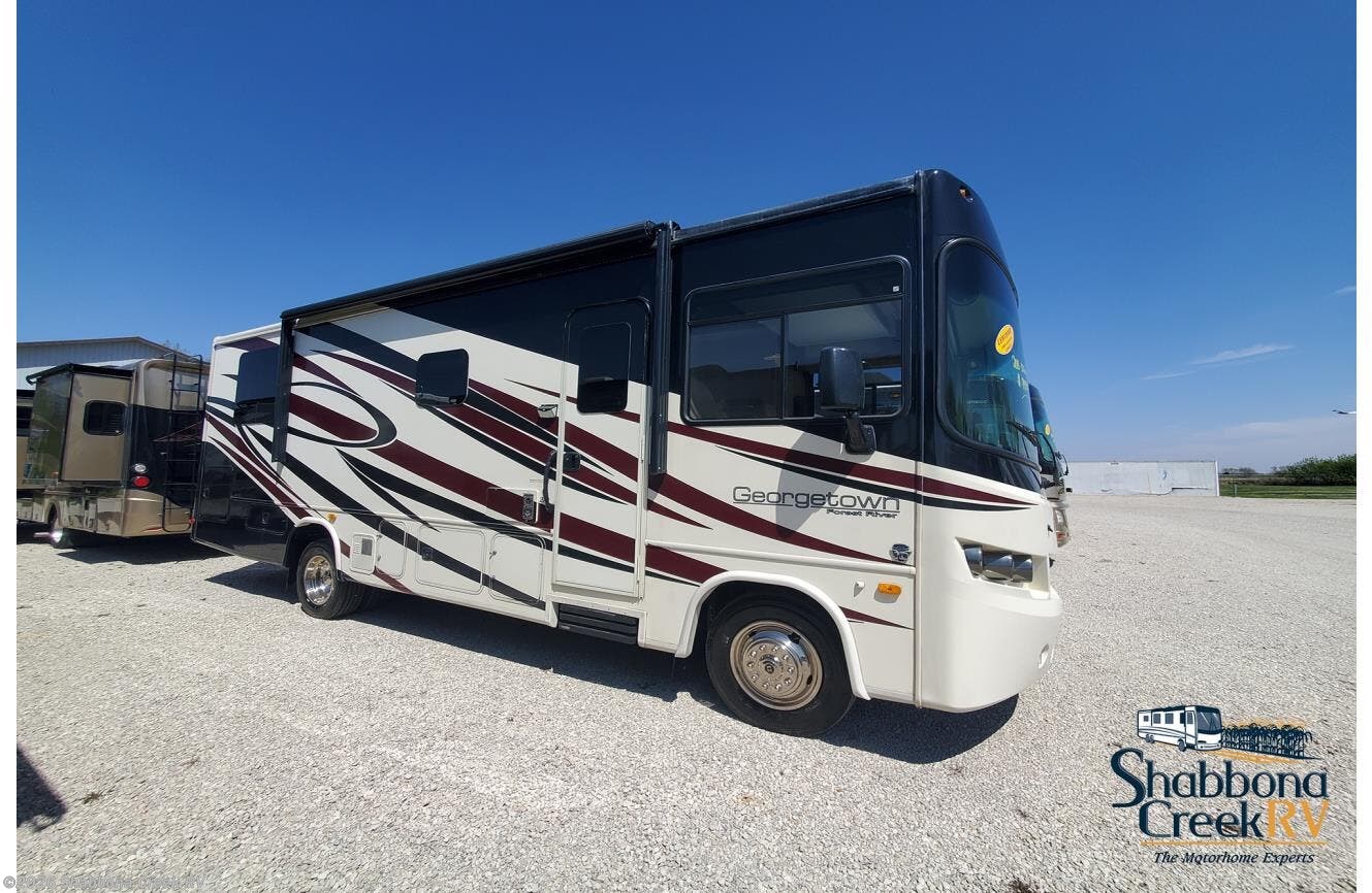 2015 Forest River Georgetown 270S * - Used Class A For Sale by Shabbona Creek RV in Atkinson, Illinois