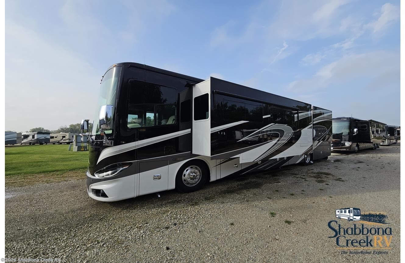 2016 Tiffin Phaeton 40QBH - Used Class A For Sale by Shabbona Creek RV in Atkinson, Illinois