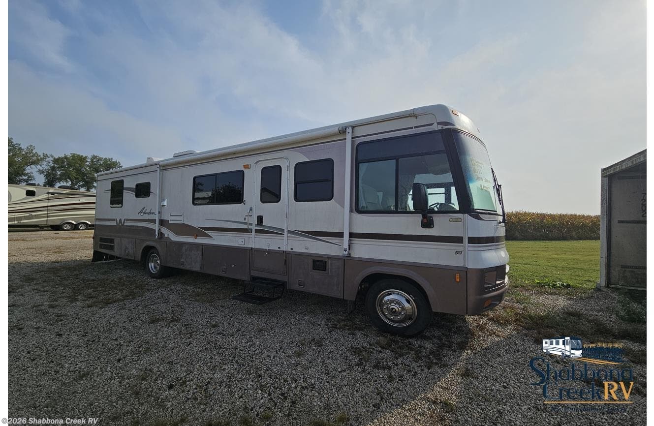 2000 Adventurer 35B by Winnebago from Shabbona Creek RV in Atkinson, Illinois