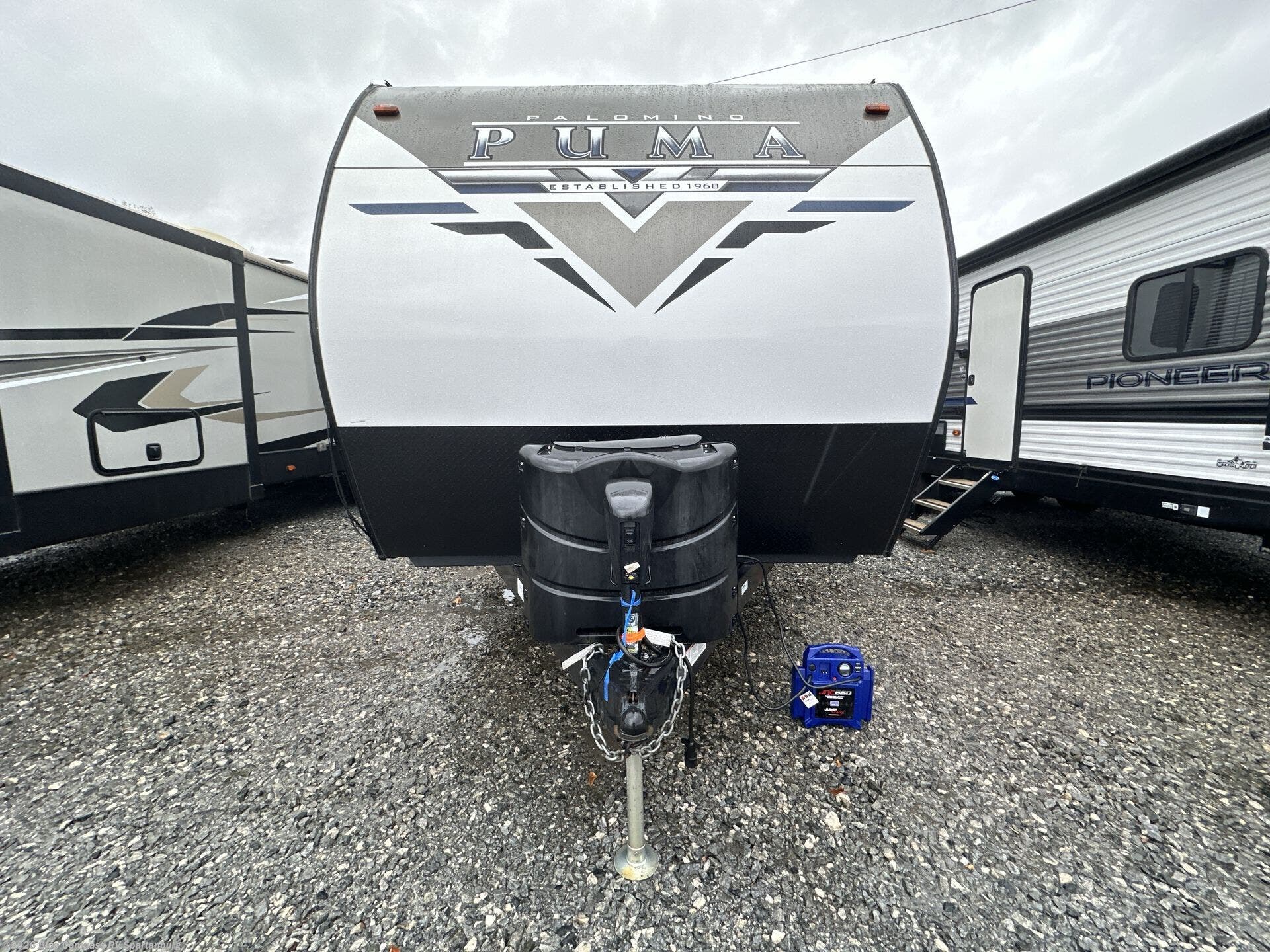 2022 Forest River Palomino 28DBFQ - Used Travel Trailer For Sale by Blue Compass RV Spartanburg in Duncan, South Carolina