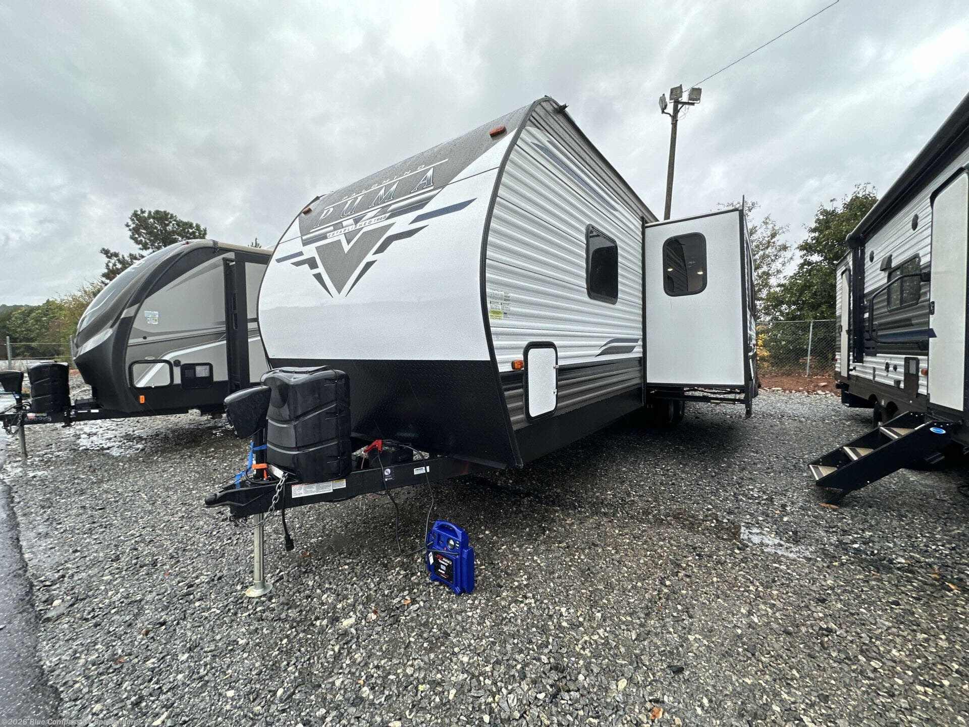 2022 Palomino 28DBFQ by Forest River from Blue Compass RV Spartanburg in Duncan, South Carolina