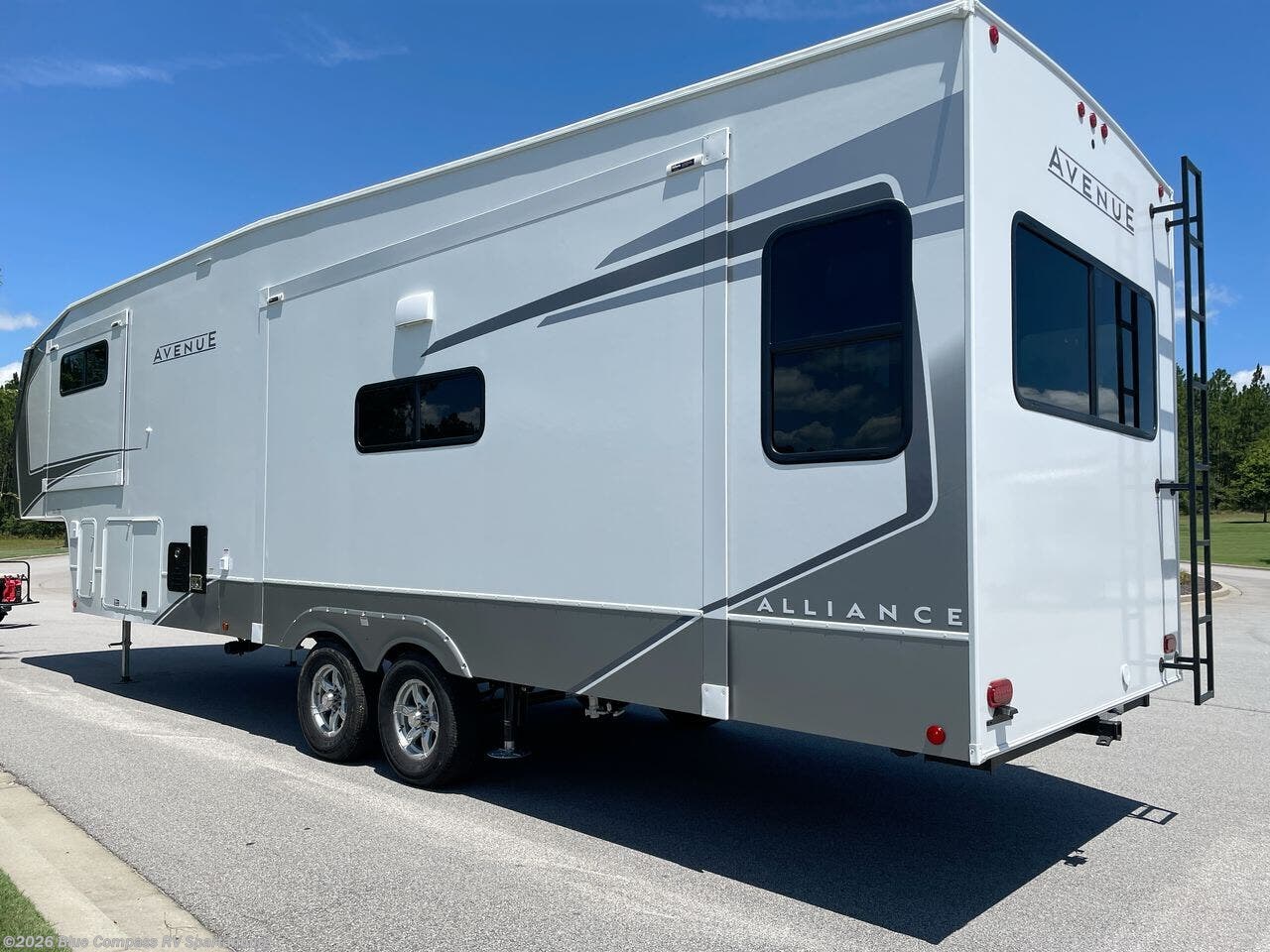 2026 Avenue 32RLS by Alliance RV from Blue Compass RV Spartanburg in Duncan, South Carolina