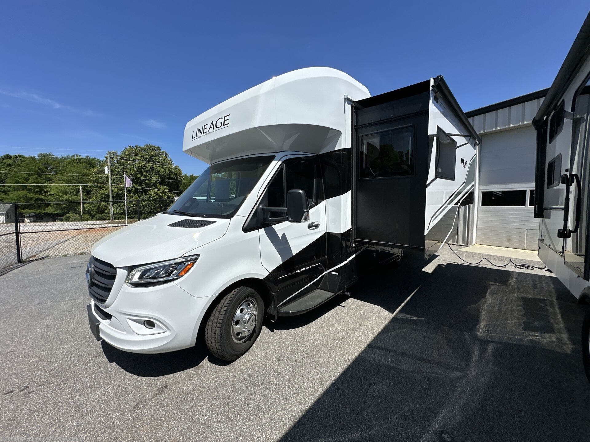 2026 Lineage Series M 25FW by Grand Design from Blue Compass RV Spartanburg in Duncan, South Carolina