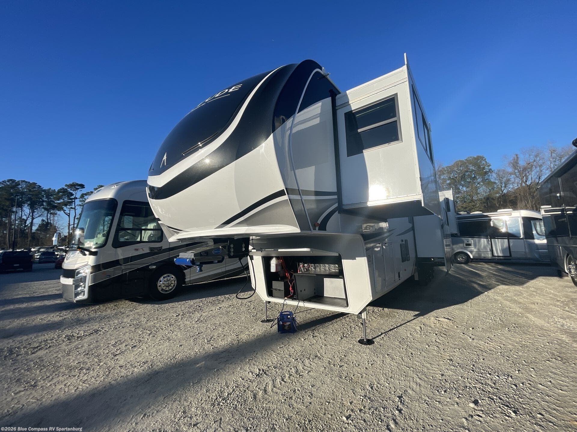 New 2026 Grand Design Solitude 414LJMJ available in Duncan, South Carolina